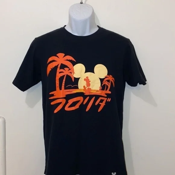 Unisex UNIQULO x Disney “Magic For All” Collaboration Mickey Tropical Sunset Tee - Picture 2 of 9